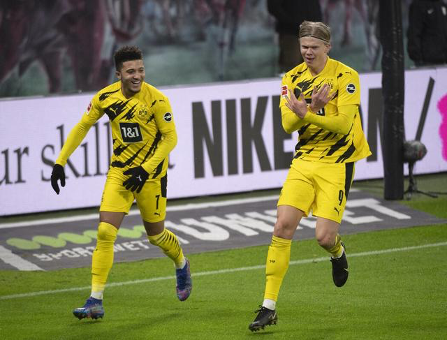 关于随着伤愈归来，巨星重回球场助队取胜的信息