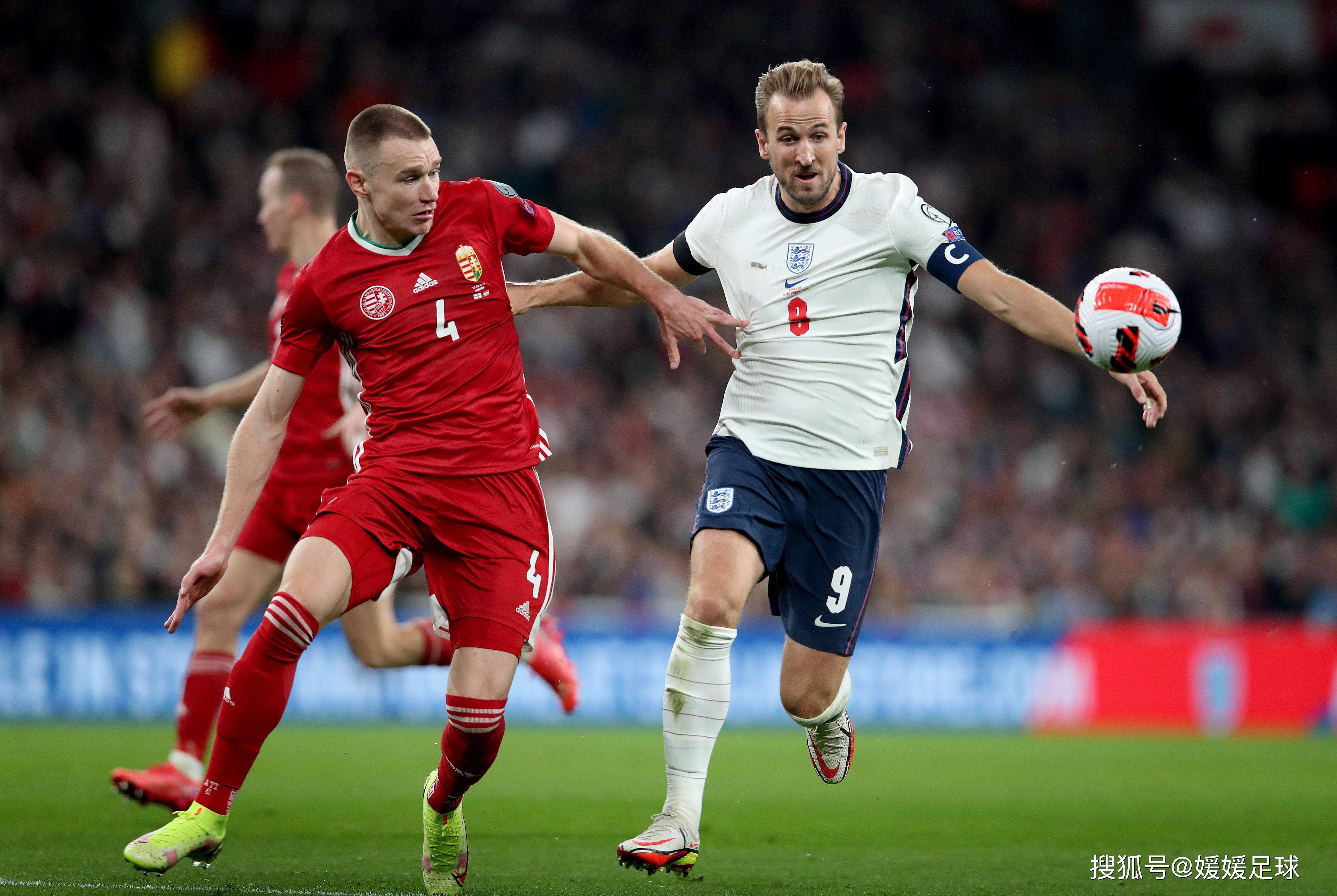 爱游戏app下载-关于欧预赛部分比赛延期，球队备战计划面临挑战的信息