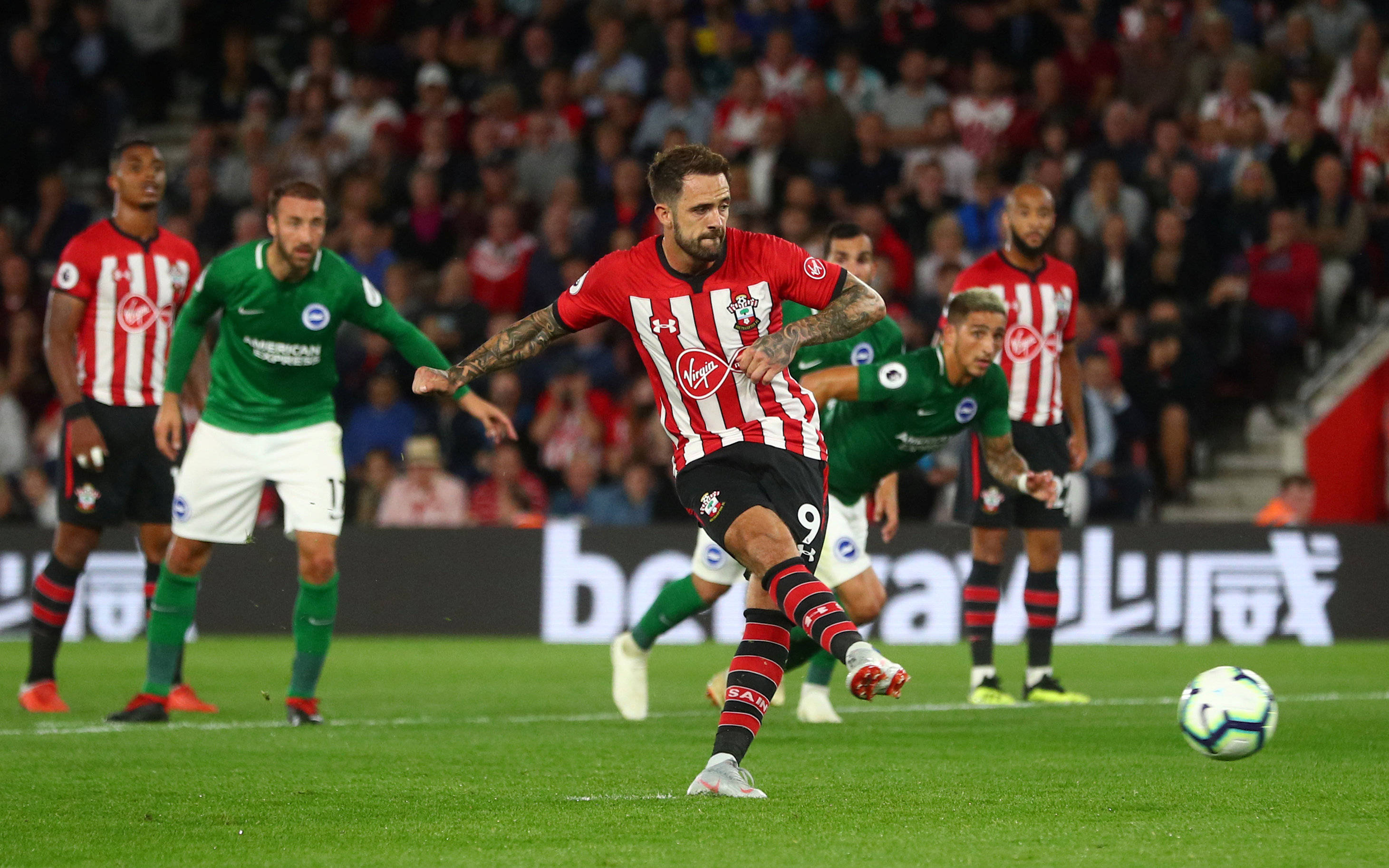 关于精彩的职业足球联赛掀起轰动的信息