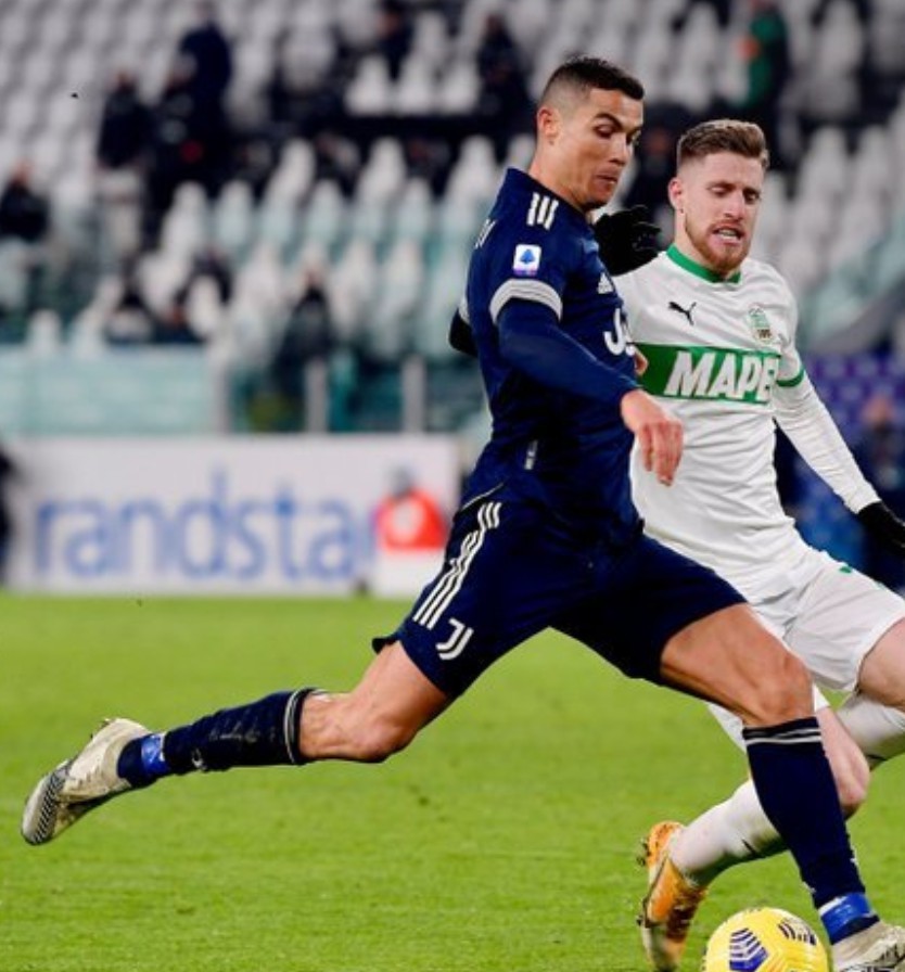 包含萨索洛中卫成功封堵对手进攻的词条