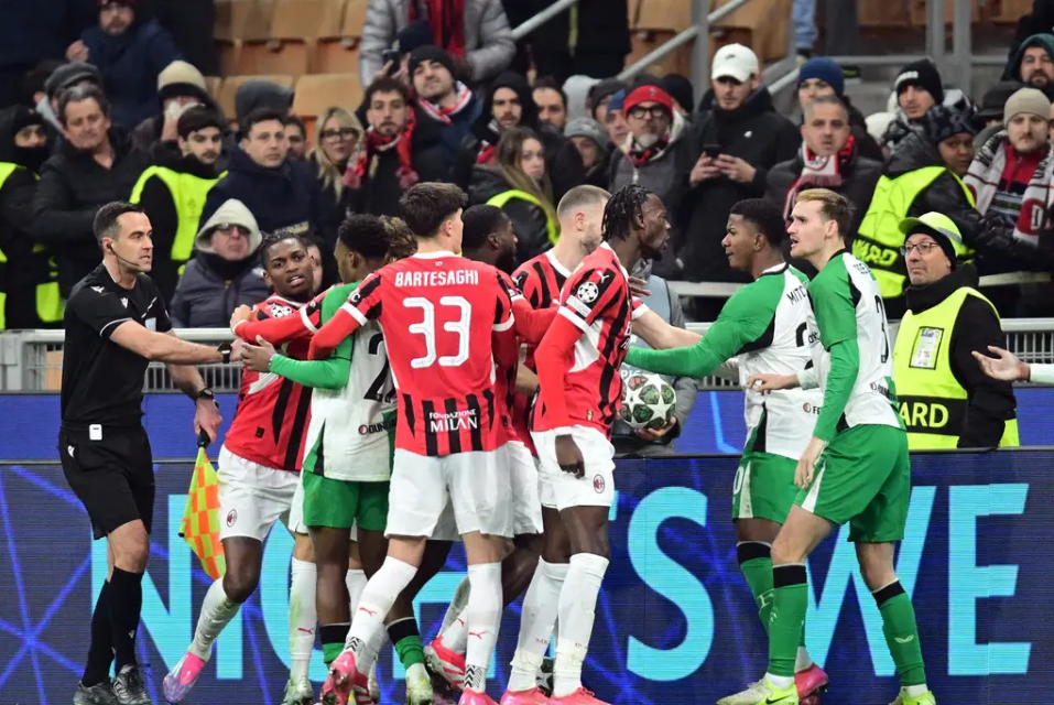 关于AC米兰逢进退两难，卫冕希望黯淡的信息