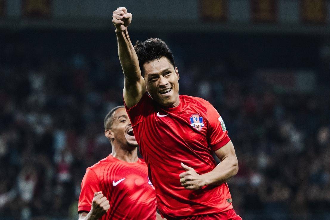 爱游戏官方入口-球队前锋获奖无数，成为焦点人物