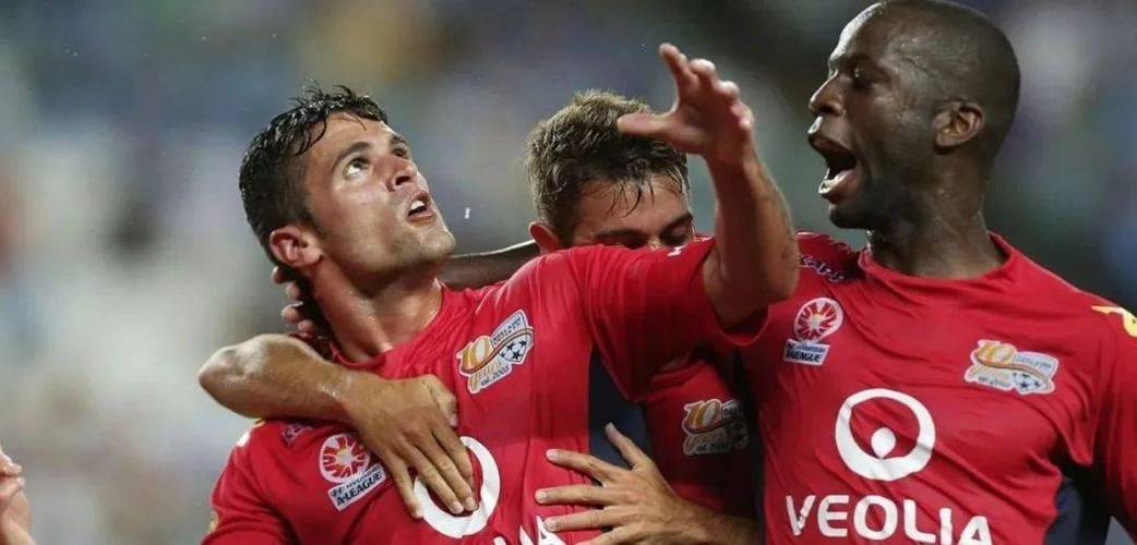 球队前锋获奖无数，成为焦点人物