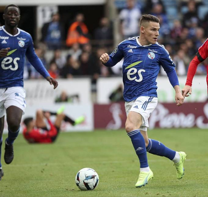 爱游戏网页版入口-斯特拉斯堡球队士气高昂，备战下一场的简单介绍