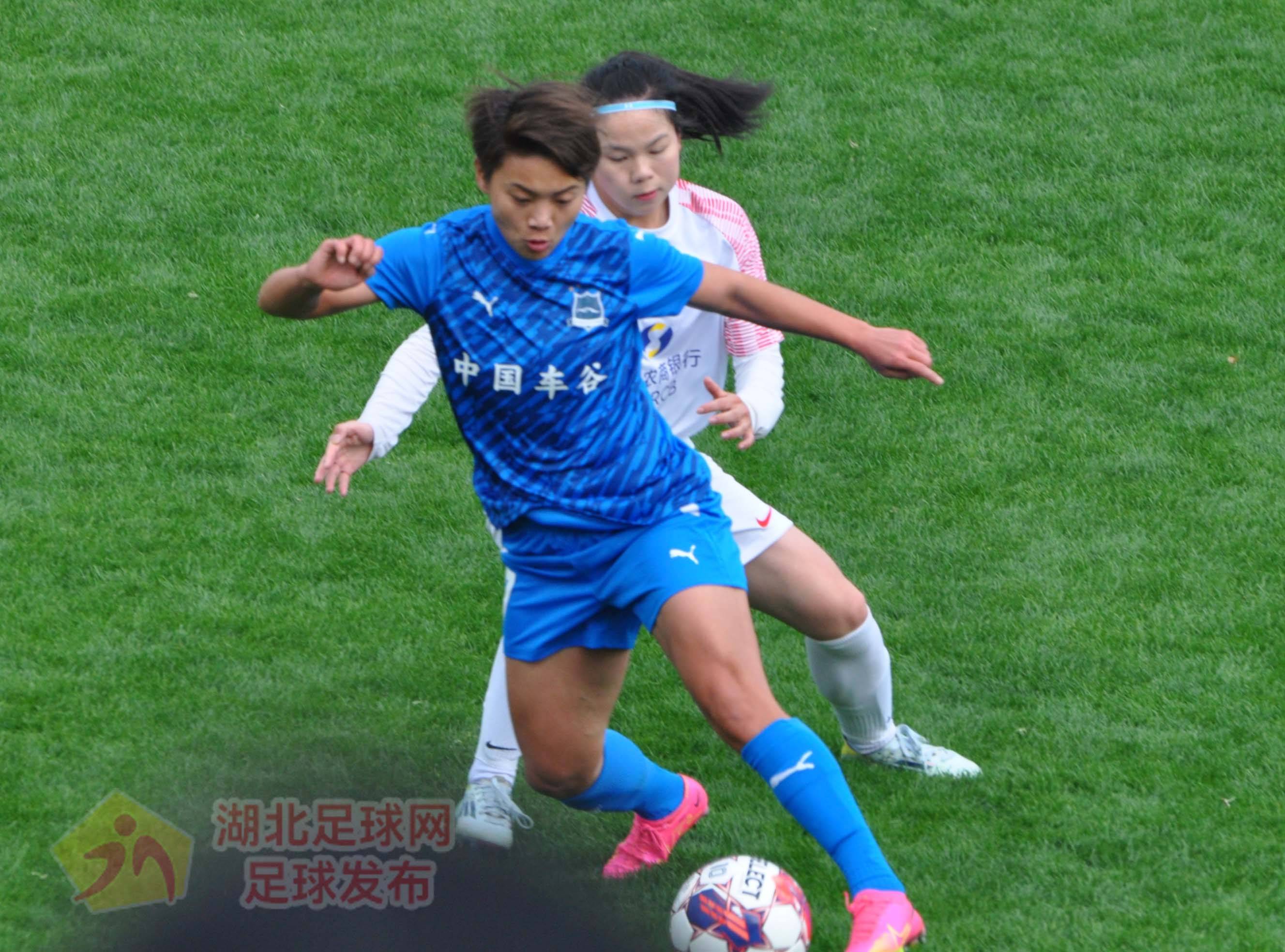 替补出场！球队后备球员替补登场决定比赛的简单介绍