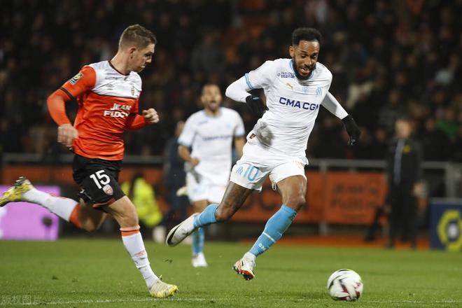 马赛轻松击败对手，继续保持领先优势