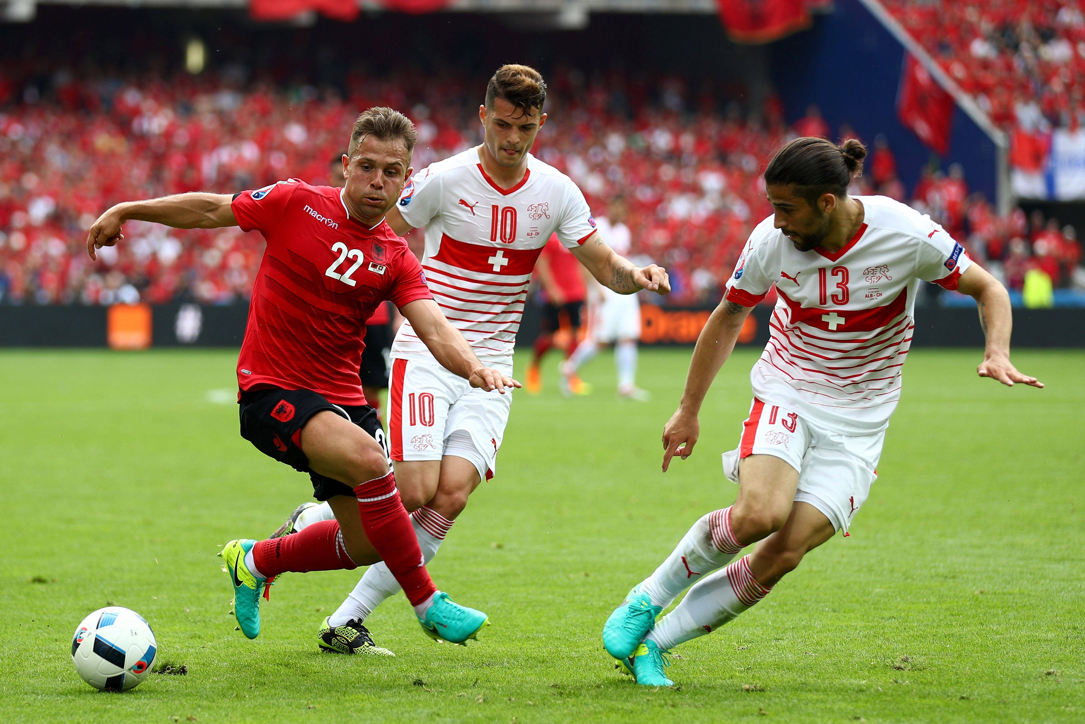 欧国联比赛热度持续升温，球迷狂热追捧的简单介绍