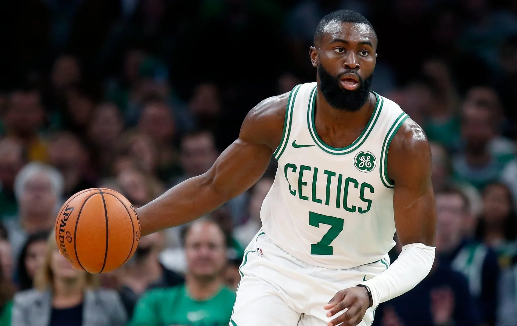 关于凯尔特人球员波尔因受罚下场，球队人员调动的信息