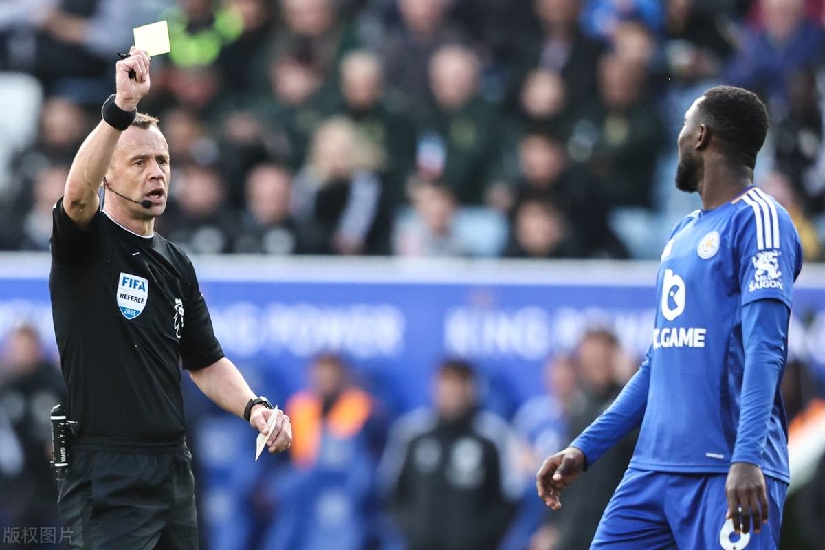 爱游戏app-关于狼队客场逆转战胜，英超排名再度攀升的信息