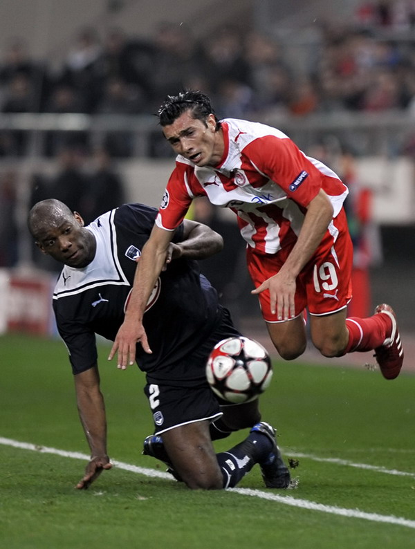 爱游戏亚洲官网-赛场风云再起，雅典奥林匹亚科斯晋级