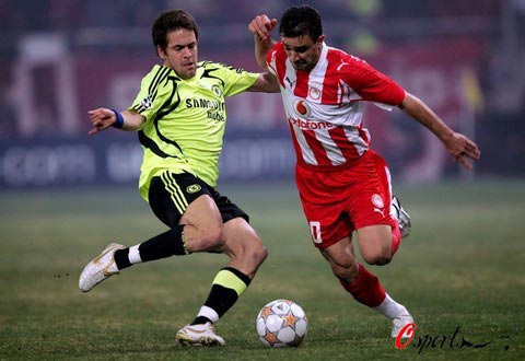 赛场风云再起，雅典奥林匹亚科斯晋级