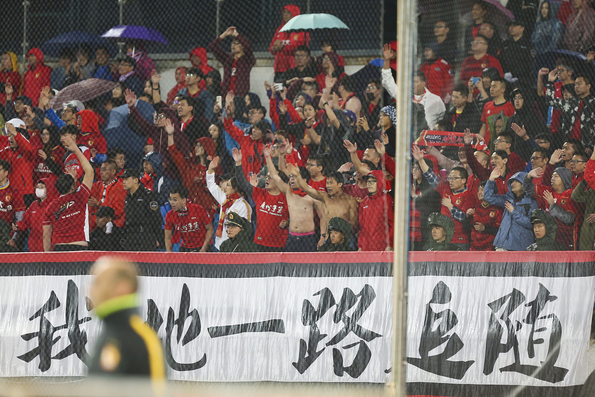 爱游戏亚洲官网-夺冠球队遇强对手，胜利之路将更加艰难