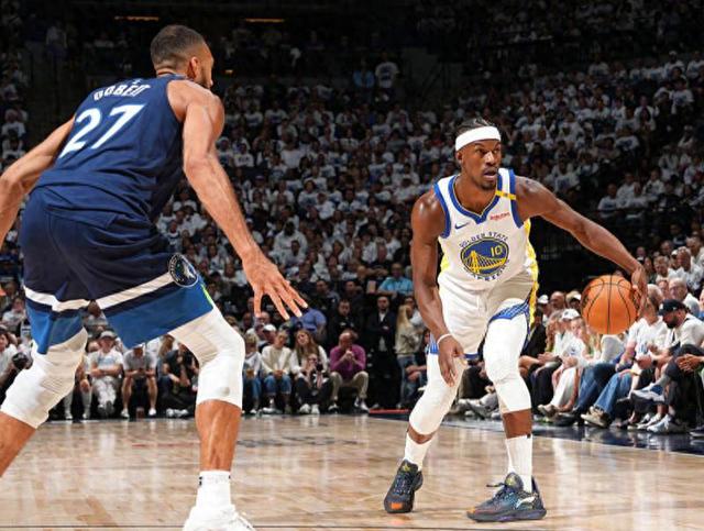 包含森林狼客场不敌太阳，内线完败三分持续失准的词条