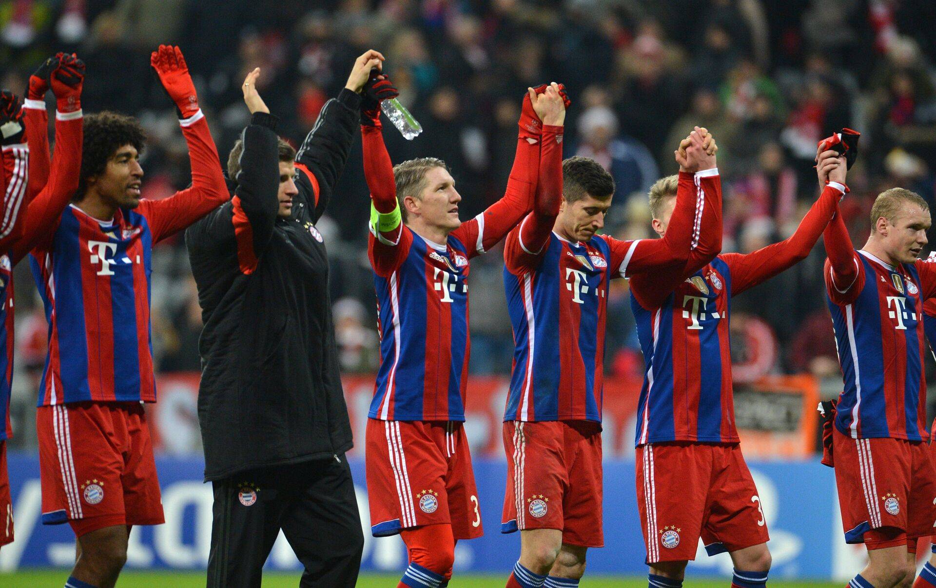 拜仁慕尼黑豪取四连胜，德甲霸主稳坐榜首！的简单介绍