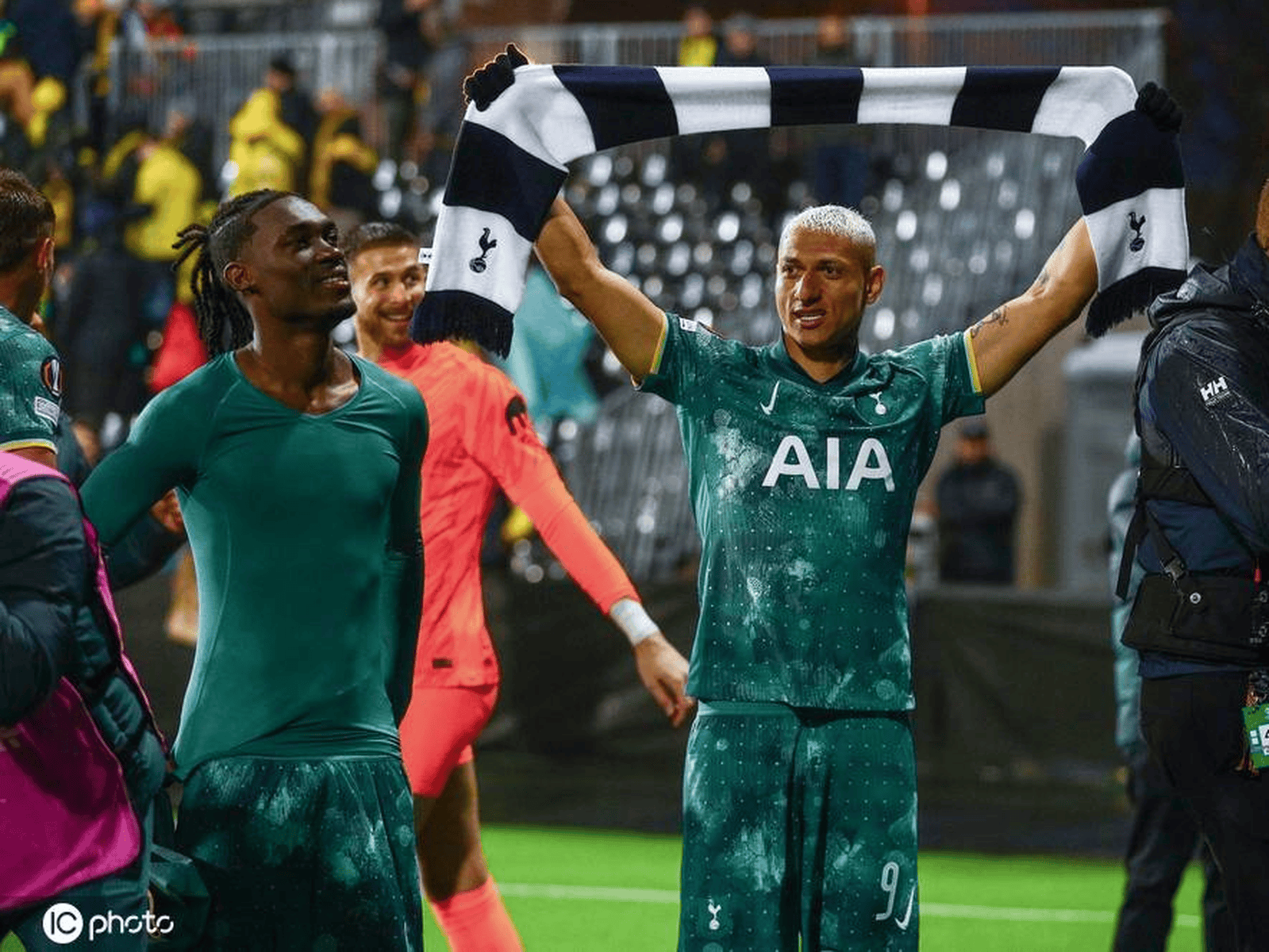 爱游戏官网入口-热刺队员表现出色，助球队获胜