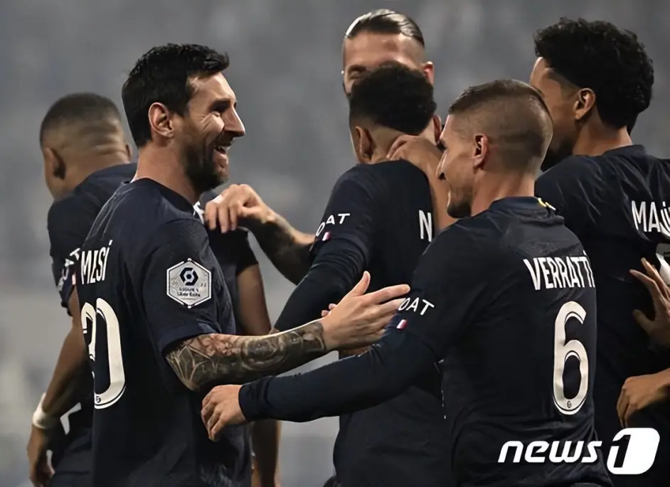 里昂击败雷恩，保持不败纪录