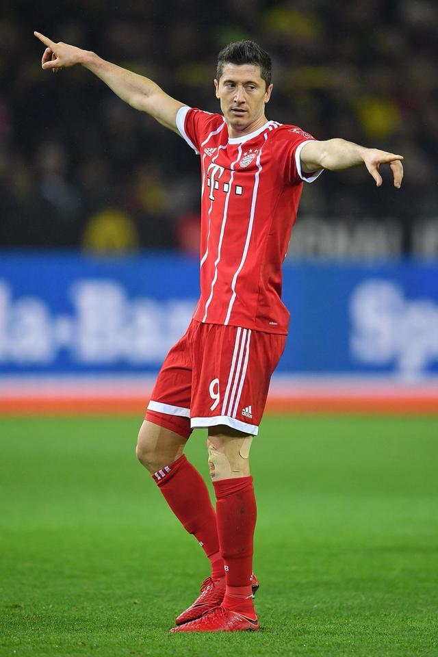 包含雷根斯堡队大比分胜出，豪取联赛三连胜的词条