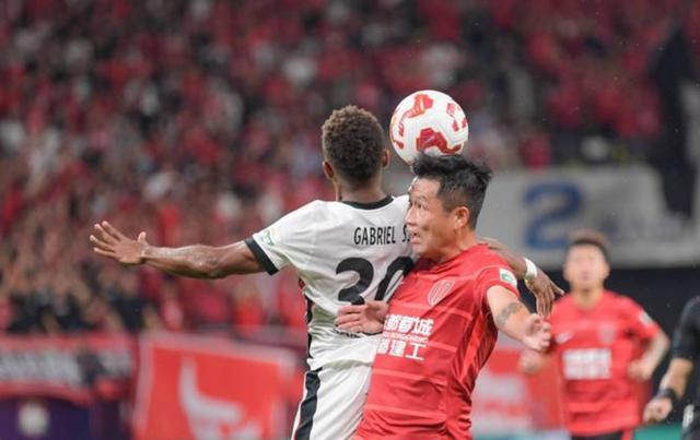 爱游戏网页版登录入口-惊心动魄，球场风云再起中超联赛上演的简单介绍