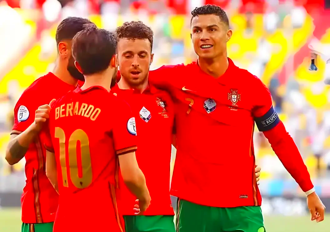 爱游戏亚洲官网-热议！欧国联赛比赛中，球员精彩进球