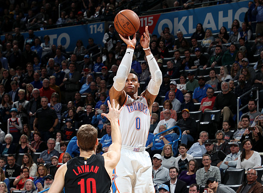 开拓者客场逆转雄鹿，悬念颠覆令人眼前一亮