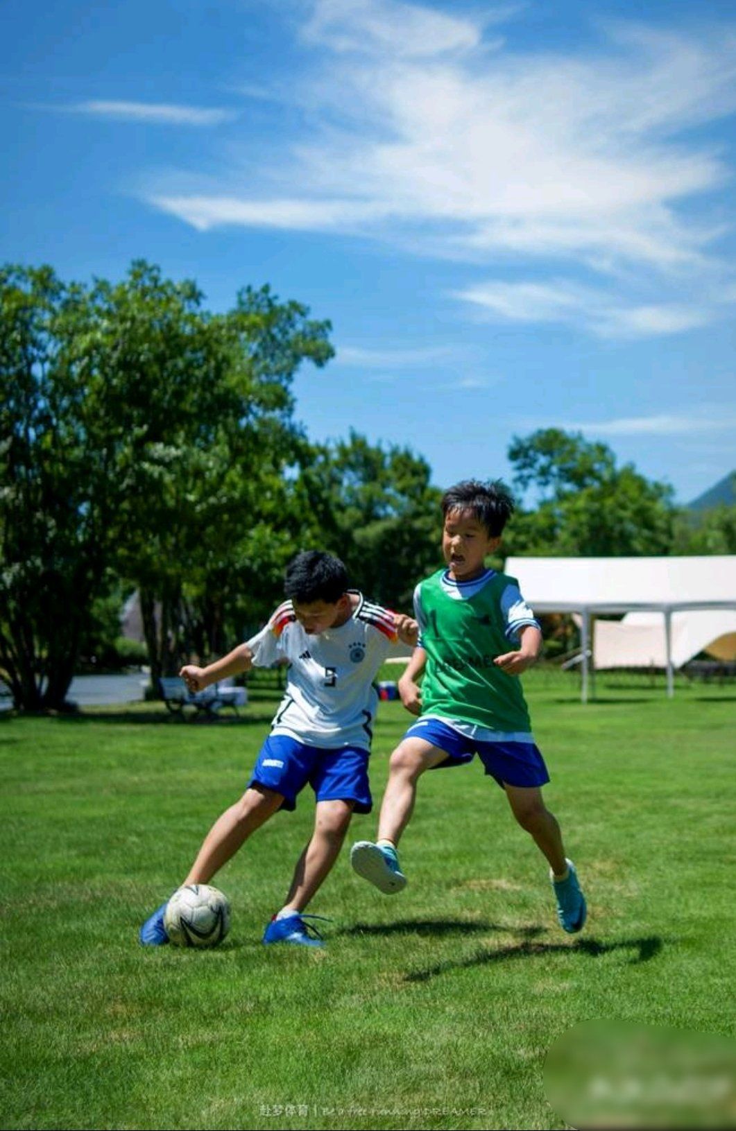 爱游戏官方登录入口-足球战士们在场上的拼搏精神令人动容！的简单介绍