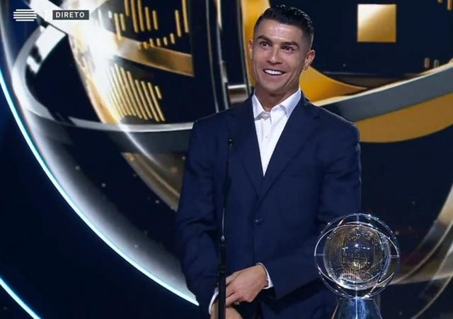 爱游戏入口-包含斯洛伐克队战平克里斯蒂亚诺·罗纳尔多领衔的葡萄的词条