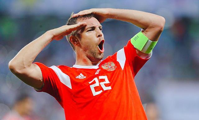 希腊国家队在欧预赛中士气高涨，展现实力