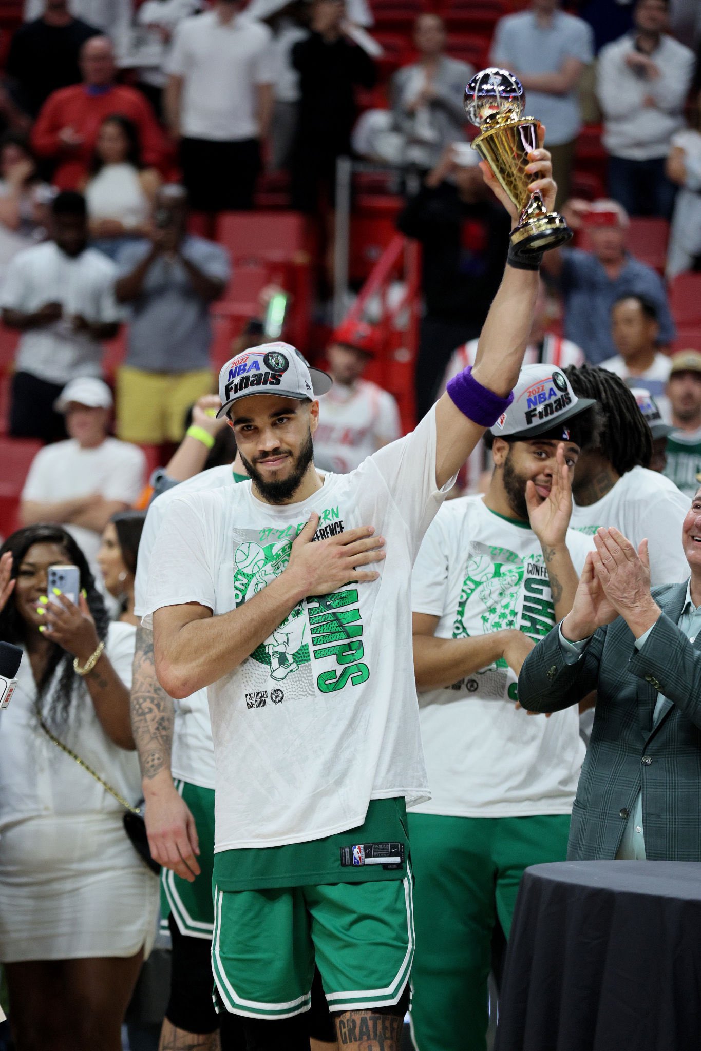 爱游戏在线登录-凯尔特人抢眼表现，连续两场胜利