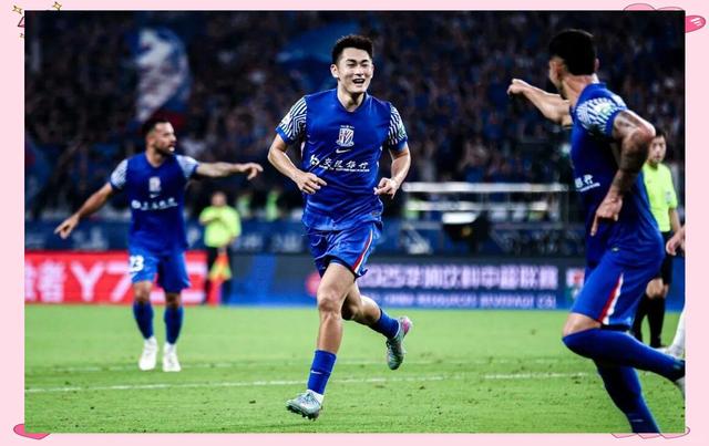 包含广州富力备战关键战役，中超联赛进入白热化的词条