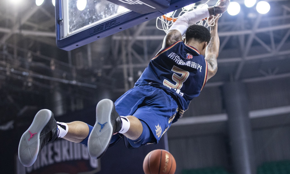 里昂青年军表现出色，斩获三连胜的简单介绍