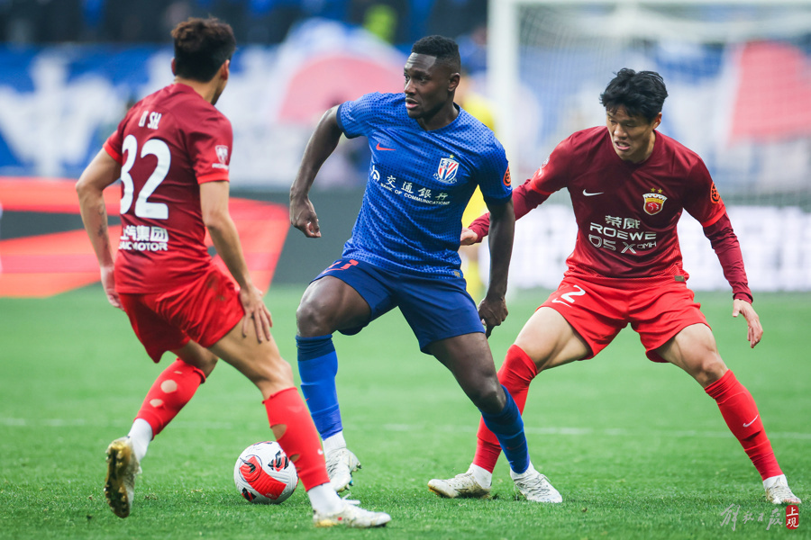 上海队在比赛中展现出色的简单介绍